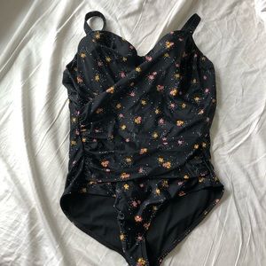NWOT Old Navy Floral Bathing Suit Plus Size 2X